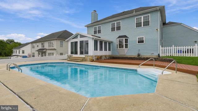 330 GRAND AVE, Langhorne, PA 19047