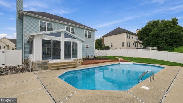 330 GRAND AVE, Langhorne, PA 19047