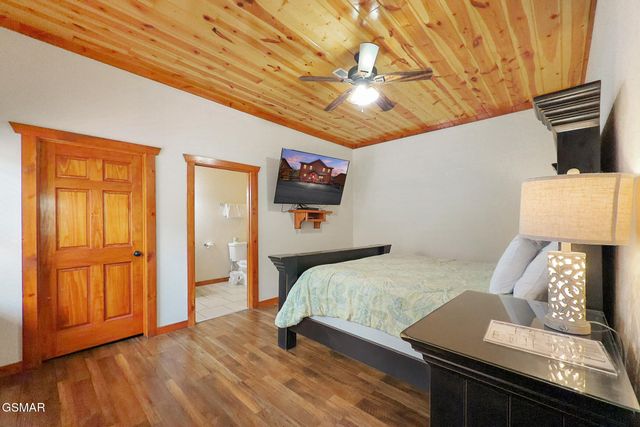 4359 Forest Ridge Way, Pigeon Forge, TN 37863