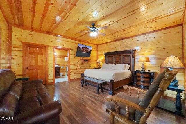 4359 Forest Ridge Way, Pigeon Forge, TN 37863