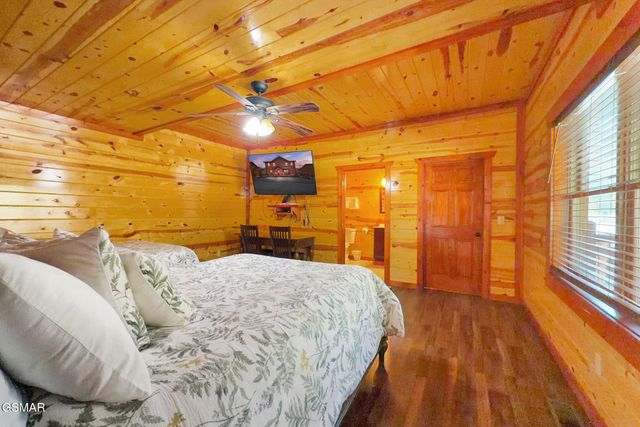 4359 Forest Ridge Way, Pigeon Forge, TN 37863