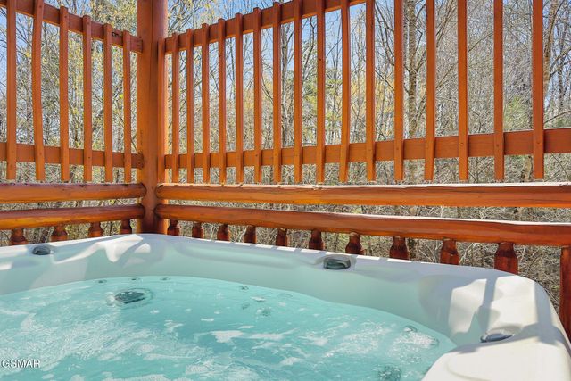 4359 Forest Ridge Way, Pigeon Forge, TN 37863