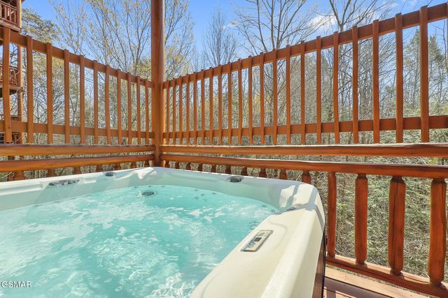 4359 Forest Ridge Way, Pigeon Forge, TN 37863