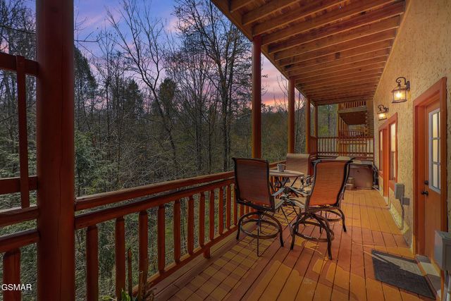 4359 Forest Ridge Way, Pigeon Forge, TN 37863