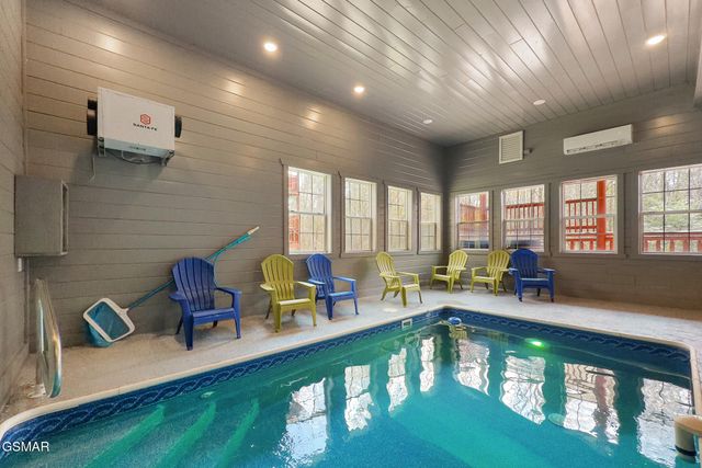 4359 Forest Ridge Way, Pigeon Forge, TN 37863