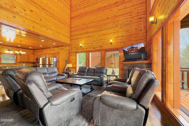 4359 Forest Ridge Way, Pigeon Forge, TN 37863