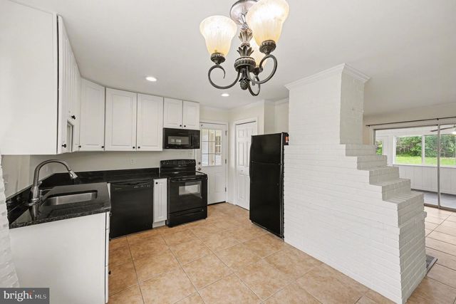 6714 EDSALL RD, Springfield, VA 22151
