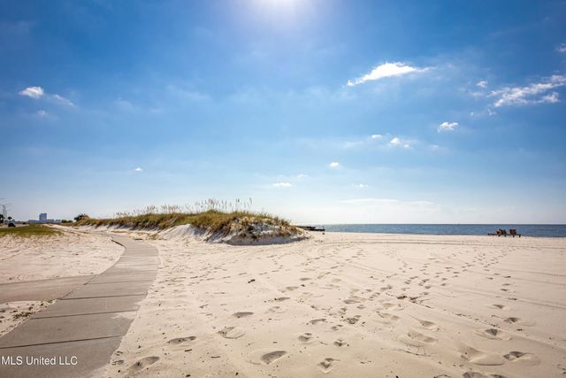 171 Miramar Avenue, Biloxi, MS 39530