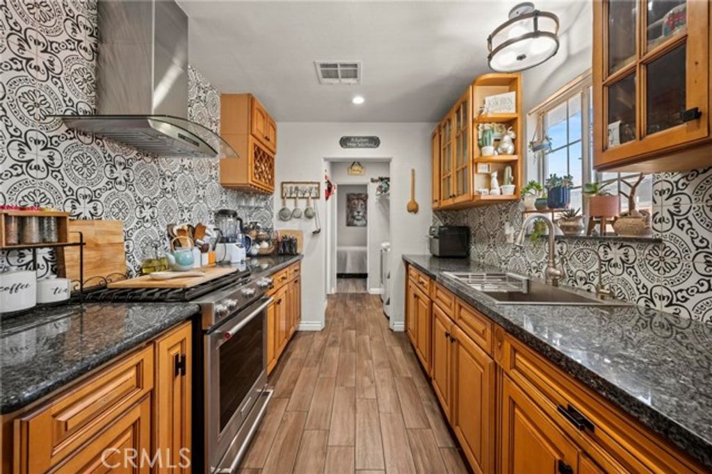 38870 Foxholm Drive, Palmdale, CA 93551