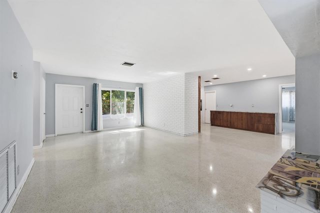 370 SW 13th Street, Pompano Beach, FL 33060