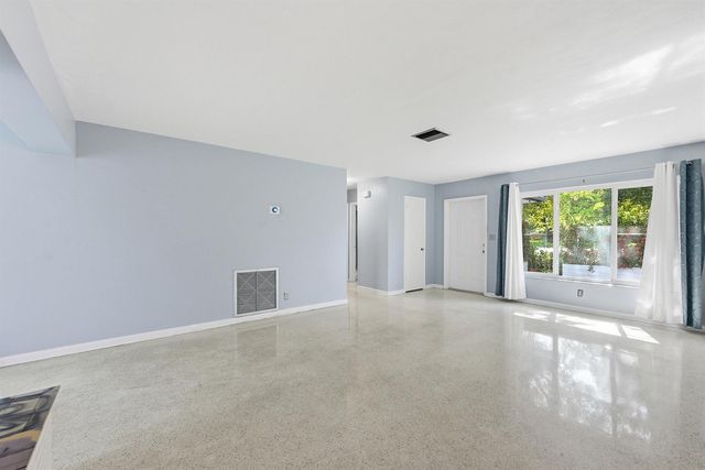 370 SW 13th Street, Pompano Beach, FL 33060
