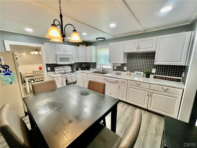 2489 State Route 48, Minetto, NY 13069