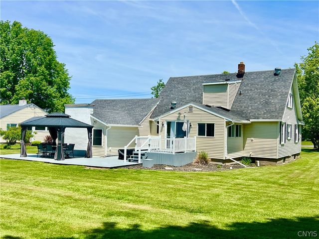 2489 State Route 48, Minetto, NY 13069