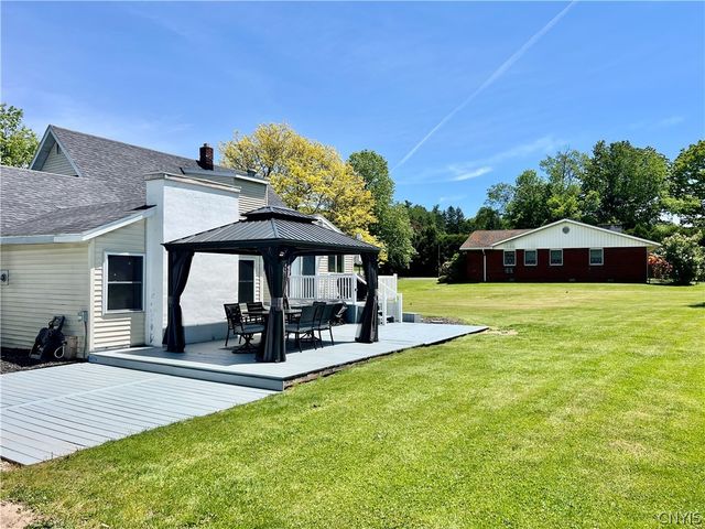 2489 State Route 48, Minetto, NY 13069