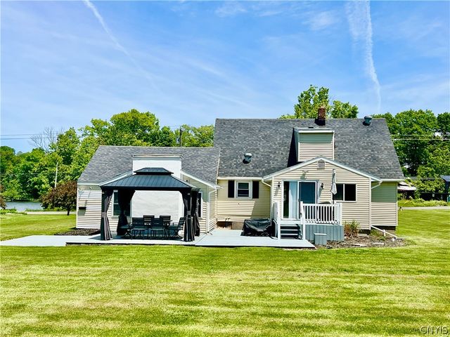 2489 State Route 48, Minetto, NY 13069