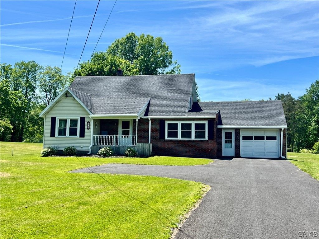 2489 State Route 48, Minetto, NY 13069