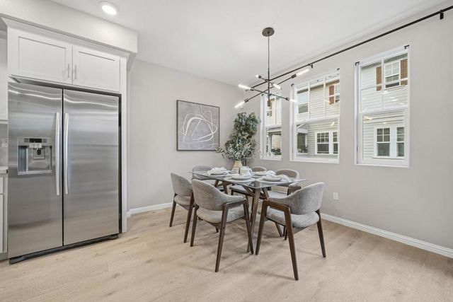 346 Circuit Way, Mountain View, CA 94043