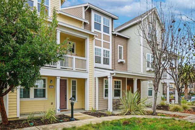 346 Circuit Way, Mountain View, CA 94043