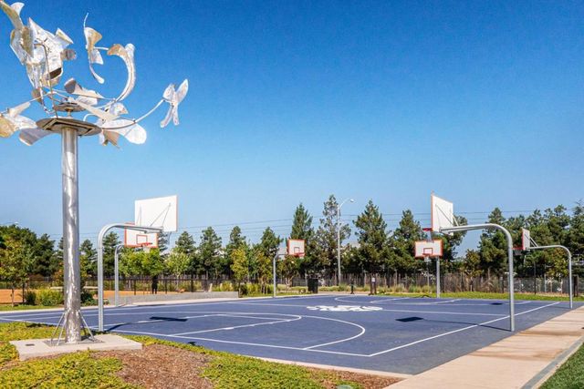 346 Circuit Way, Mountain View, CA 94043