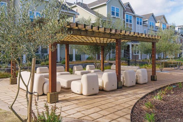 346 Circuit Way, Mountain View, CA 94043