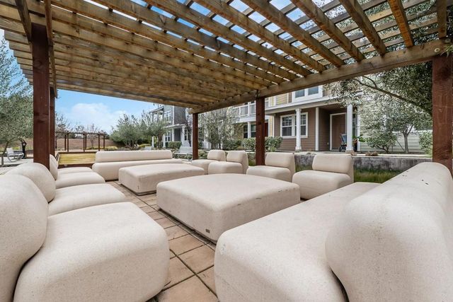 346 Circuit Way, Mountain View, CA 94043