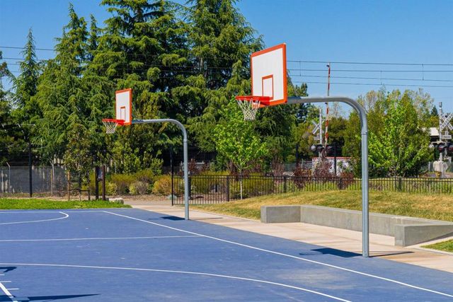 346 Circuit Way, Mountain View, CA 94043