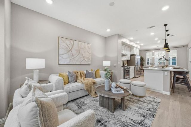 346 Circuit Way, Mountain View, CA 94043