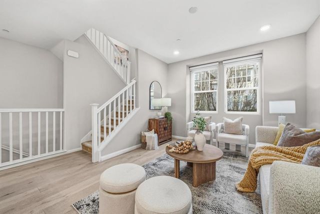 346 Circuit Way, Mountain View, CA 94043