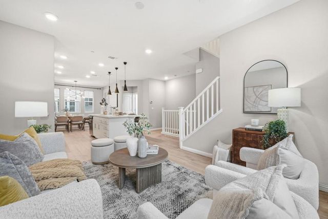 346 Circuit Way, Mountain View, CA 94043