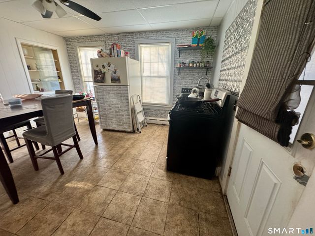 130 Norwood Avenue, New London, CT 06320