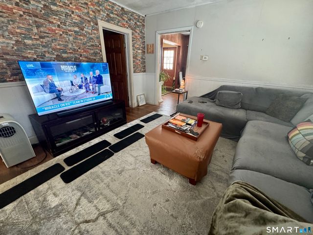 130 Norwood Avenue, New London, CT 06320