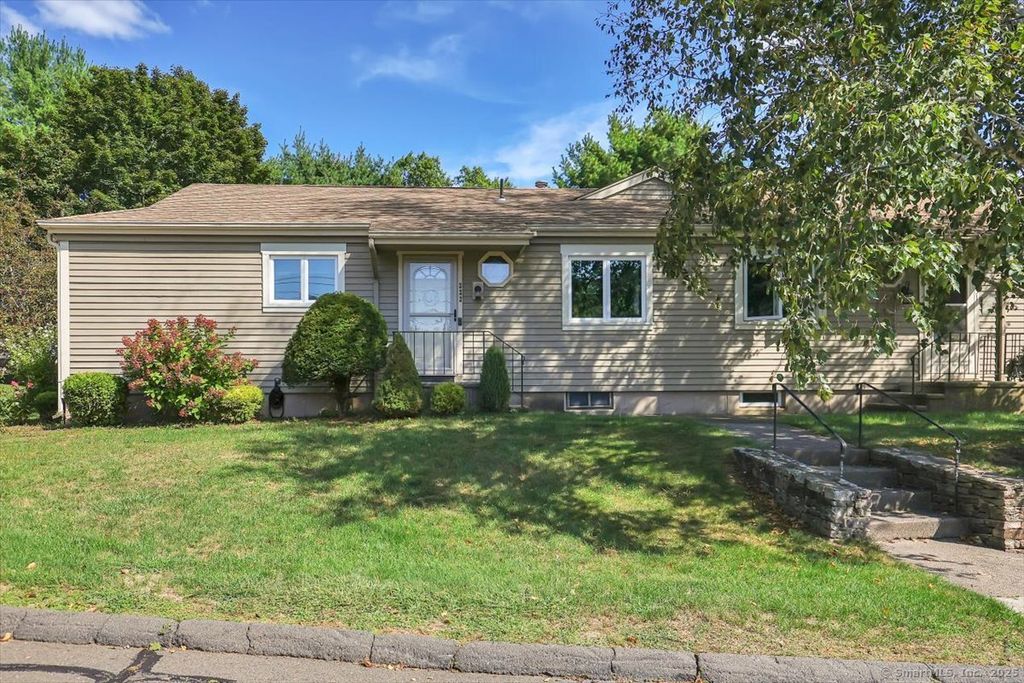 332 Songbird Lane 332, Southington, CT 06489