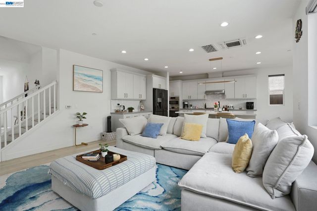 5977 Lombard St, Dublin, CA 94568