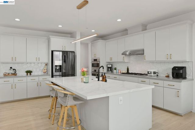 5977 Lombard St, Dublin, CA 94568