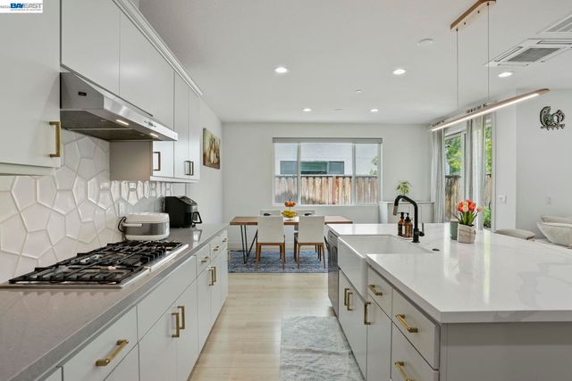 5977 Lombard St, Dublin, CA 94568