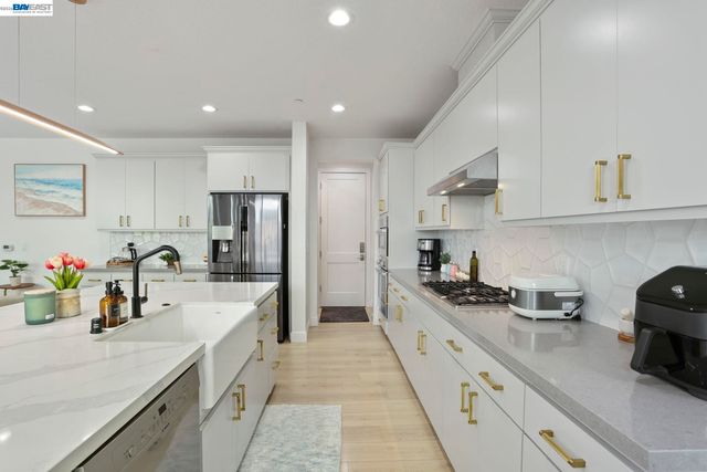 5977 Lombard St, Dublin, CA 94568