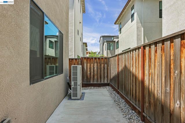 5977 Lombard St, Dublin, CA 94568