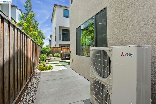 5977 Lombard St, Dublin, CA 94568