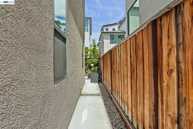 5977 Lombard St, Dublin, CA 94568