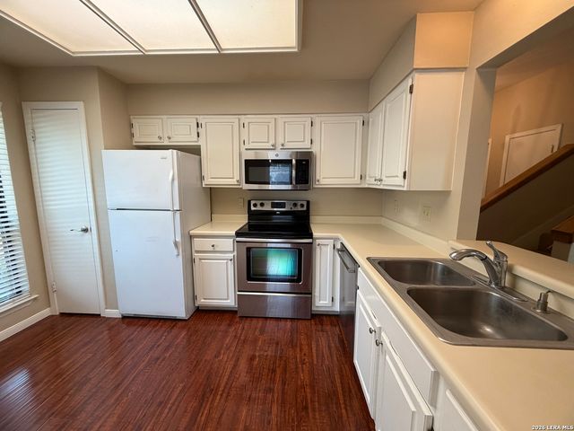 829 W Bitters Rd Apt 602, San Antonio, TX 78216