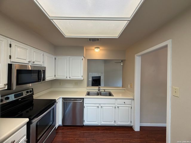 829 W Bitters Rd Apt 602, San Antonio, TX 78216
