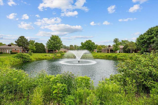 391 Kelburn Road 114, Deerfield, IL 60015