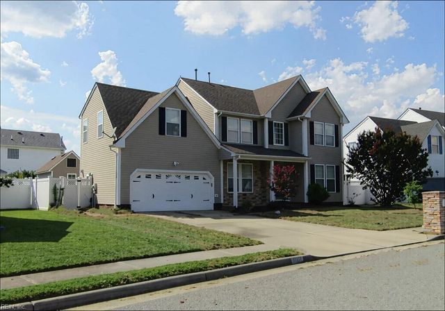 102 Lakes Edge DR, Suffolk, VA 23434
