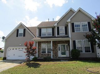 102 Lakes Edge DR, Suffolk, VA 23434