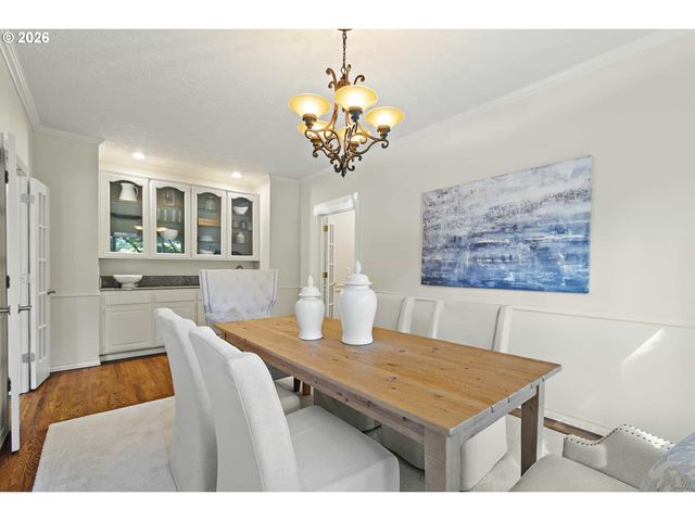 18370 RIVER EDGE Ln, Lake Oswego, OR 97034