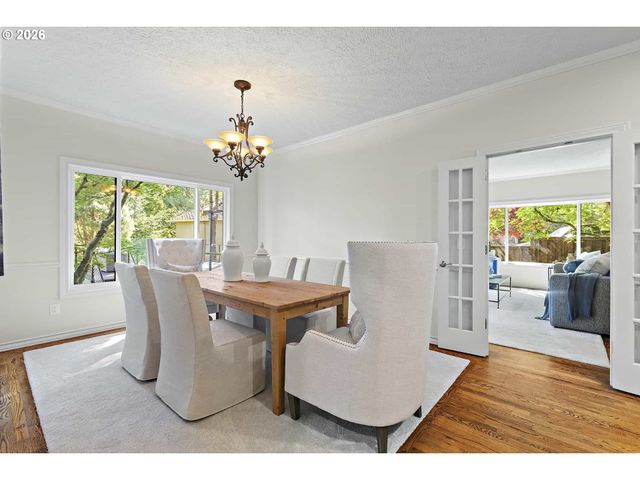 18370 RIVER EDGE Ln, Lake Oswego, OR 97034