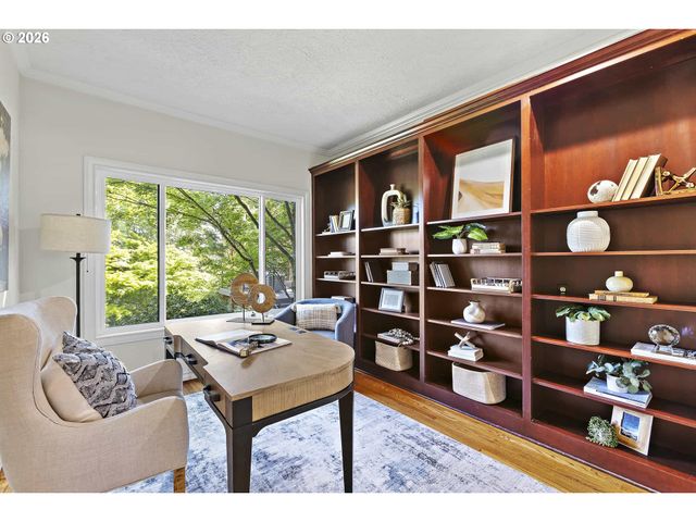 18370 RIVER EDGE Ln, Lake Oswego, OR 97034