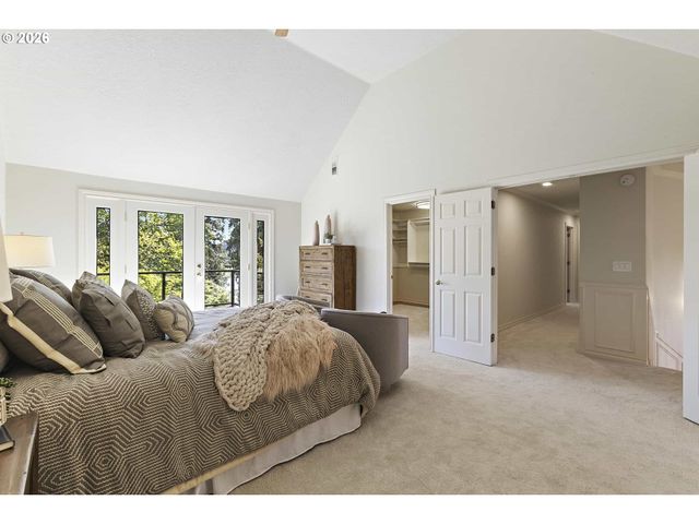 18370 RIVER EDGE Ln, Lake Oswego, OR 97034