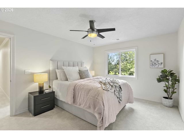 18370 RIVER EDGE Ln, Lake Oswego, OR 97034