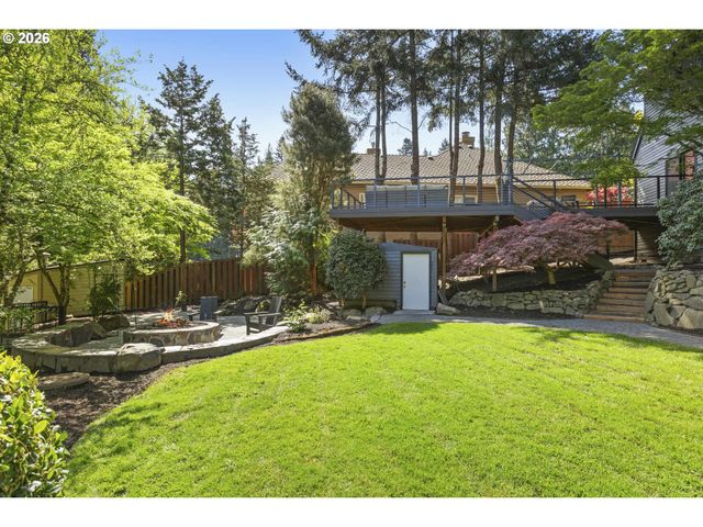 18370 RIVER EDGE Ln, Lake Oswego, OR 97034